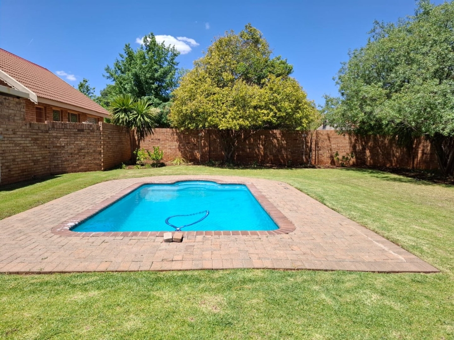 3 Bedroom Property for Sale in Langenhovenpark Free State